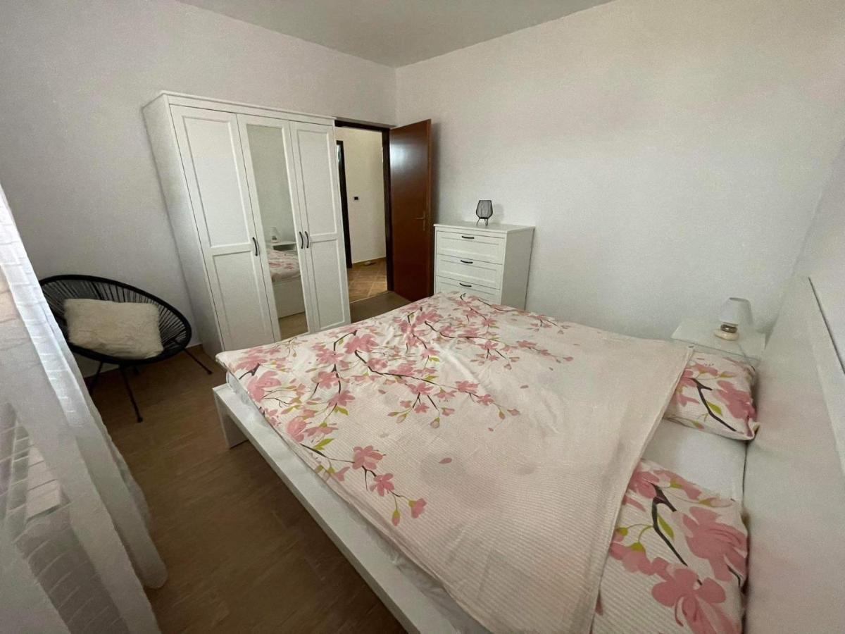 Charming Apartments In Pula Zewnętrze zdjęcie
