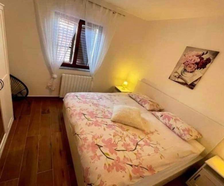 Charming Apartments In Pula Zewnętrze zdjęcie