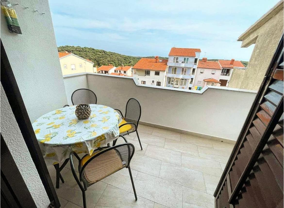 Charming Apartments In Pula Zewnętrze zdjęcie